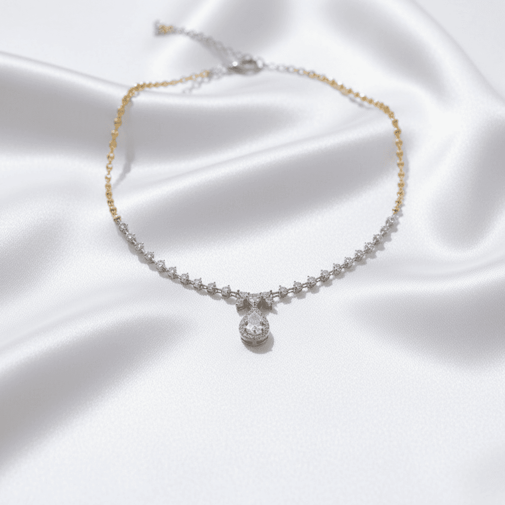 Diamond Halo Pendant Necklace 18K Gold — DN048