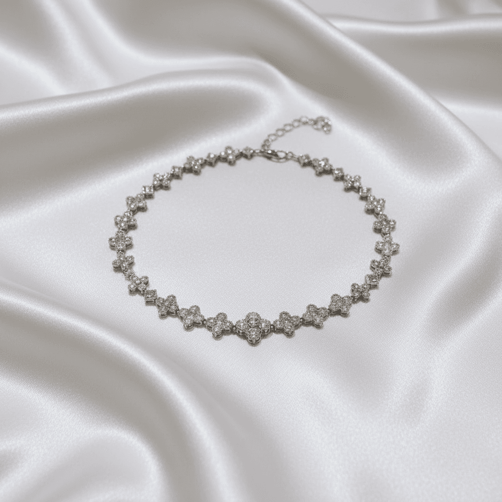 White Gold Clover Flower Diamond Choker Necklace — DN062
