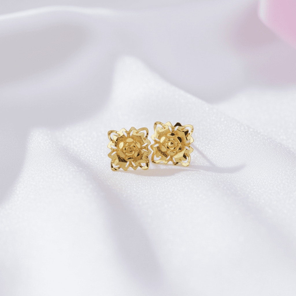 Gold Filigree Star Flower Stud Earrings — E039