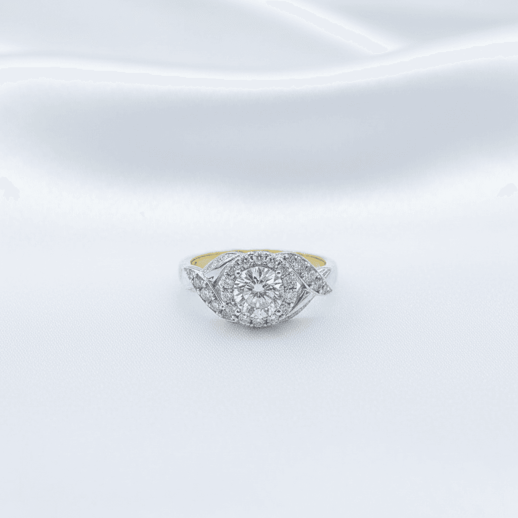Oval Halo Twist Pavé Diamond Ring — RF0615